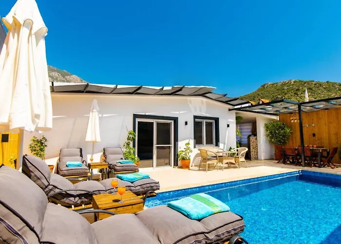 Ulugol 2 Bedroom Вилла Калкан